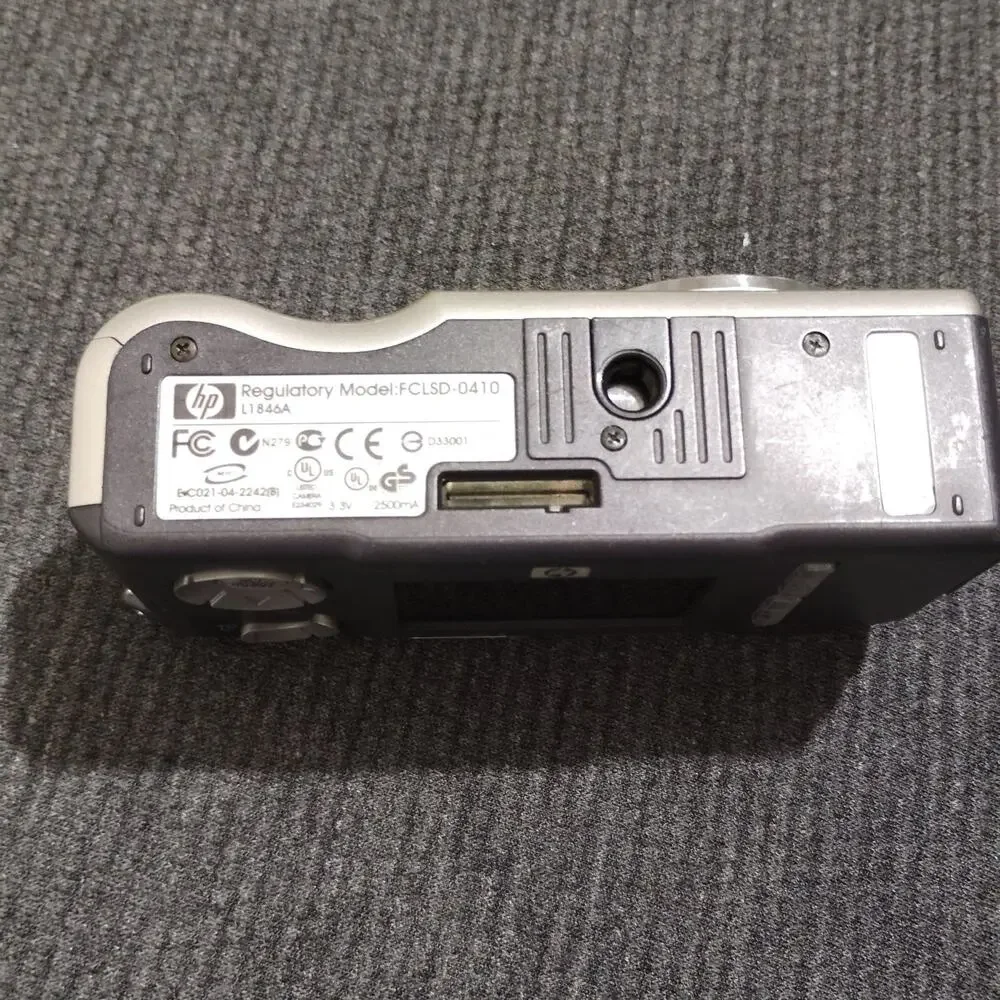 HP Photosmart M305 3.2MP Digital Camera Parts Repair Cracked Screen